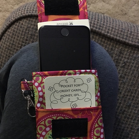 Cell phone caddy. Holds money, cards and keys! - Picture 2 of 2