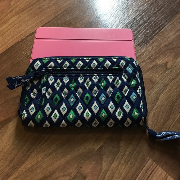 Vera Bradley Mosaic wristlet