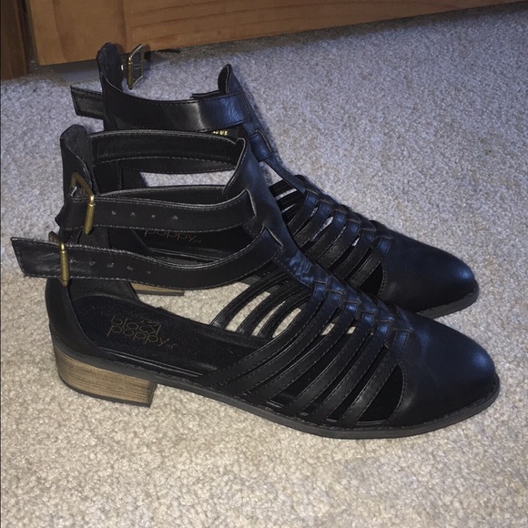 Black closed toe strappy shoes