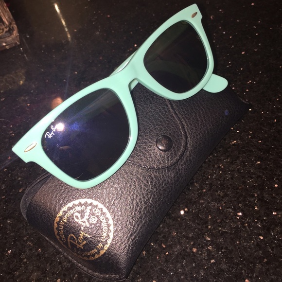 Ray-Ban Wayfarer Sunglasses