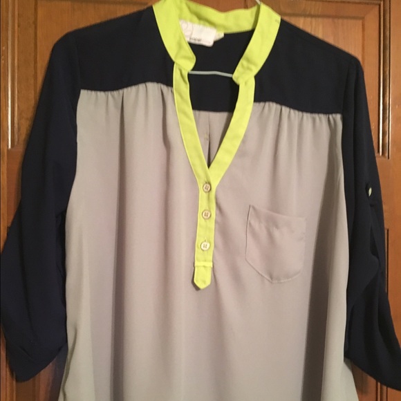 Chiffon top - Picture 1 of 3