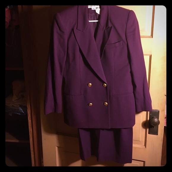 Christian Dior purple wool skirt suit. Size 6