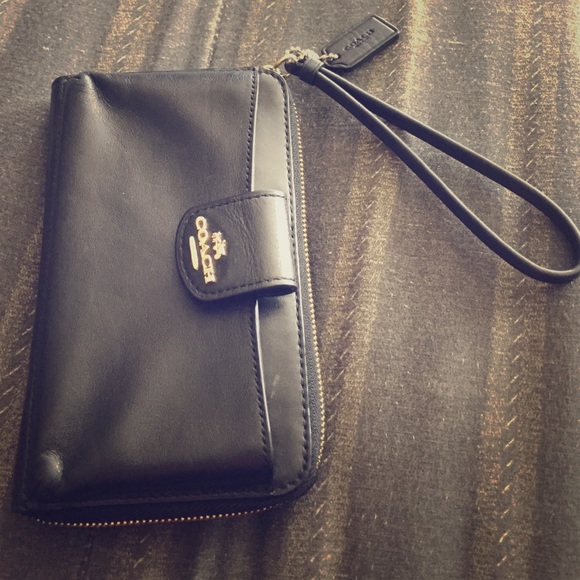 Coach IPhone wristlet