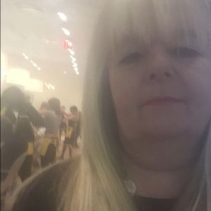 Meet your Posher, Elaina