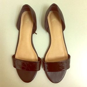 H&M FLATS