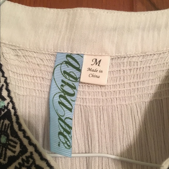 Top with embroidery from Francesca's - Picture 3 of 3