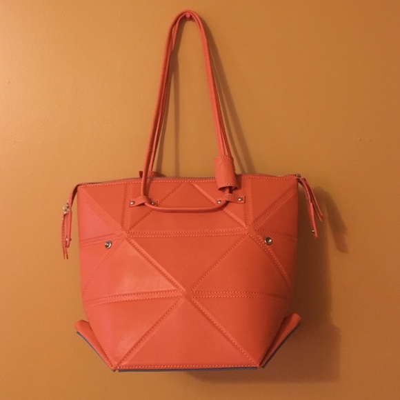 Seriously, you guys--- RARE Hanaa-Fu "Aries" bag