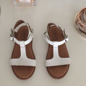Zara baby leather sandals size 22