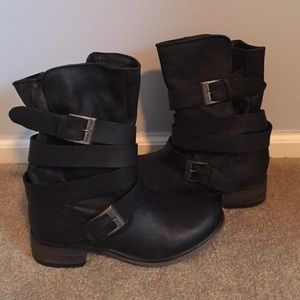 Steve Madden Black Leather Short Boots