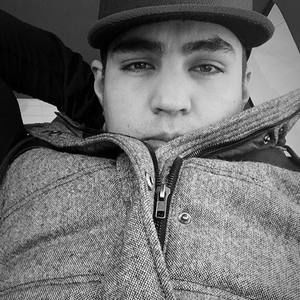 Meet your Posher, Andres