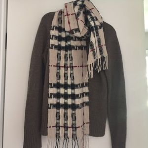 Burberry wool scarf