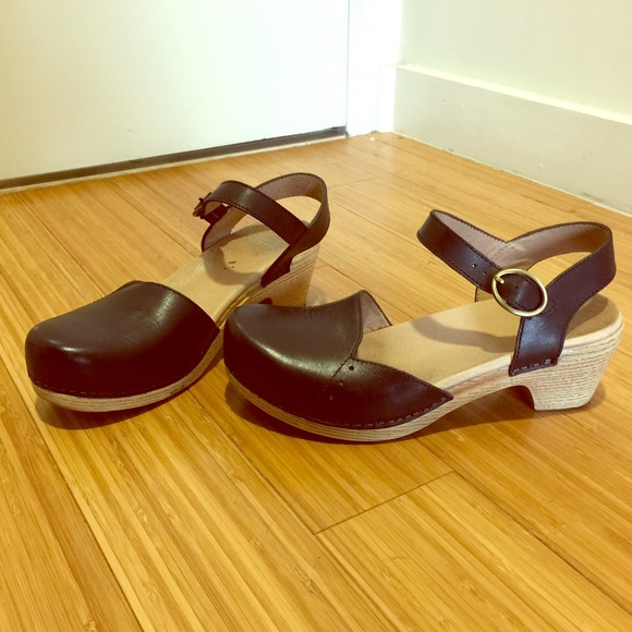 DANSKO maryjane strap clogs