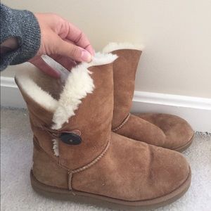 Bailey button uggs