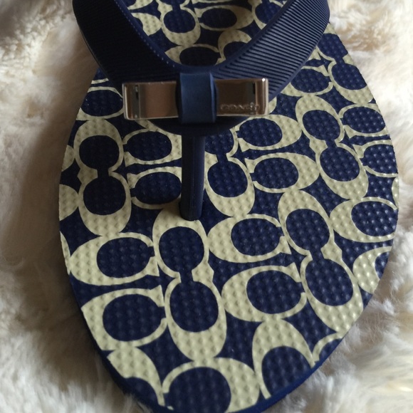 Coach Flip Flops - Picture 3 of 4