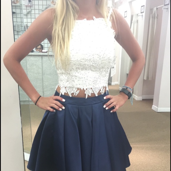 Terry Cosa 2-piece homecoming dress - Picture 2 of 4