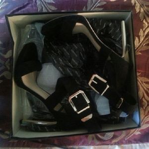 Marciano heels "Callie" unworn!