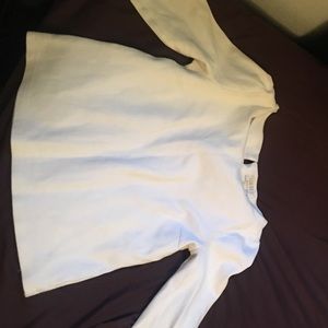 White thick quarter sleeve length shirt.