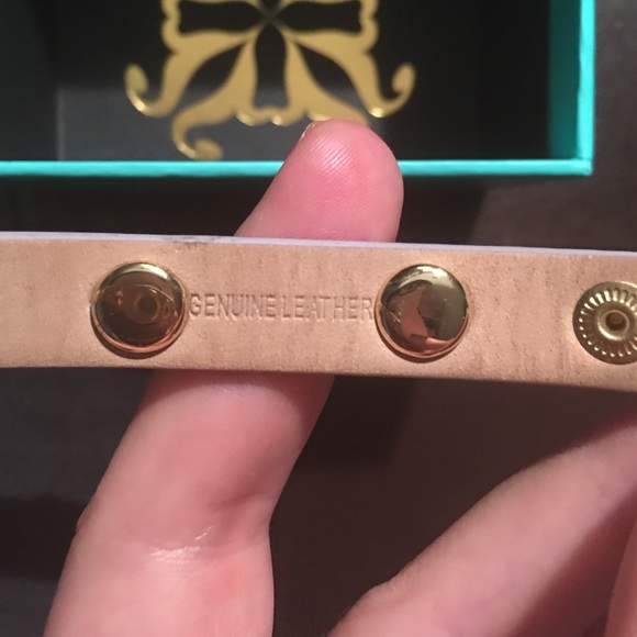 Rustic cuff leather bracelet - Picture 4 of 4