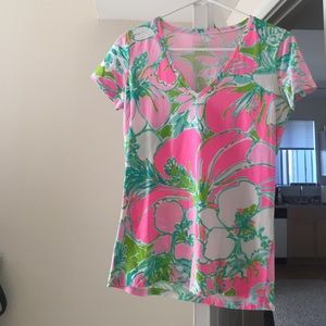 Lilly Pulitzer Michelle vneck tee size small