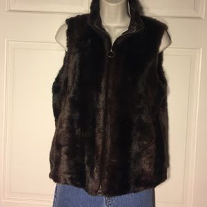 Ann Taylor Faux Fur Vest Size Small NWOT