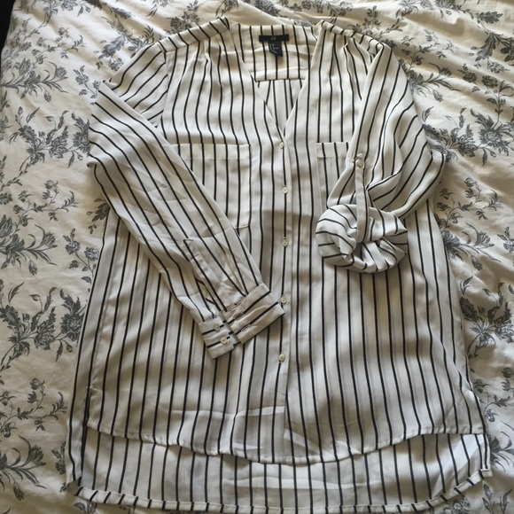 LAST CHANCE‼️‼️H&M Striped Blouse ** LAST CHANCE**