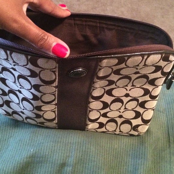 Coach IPad/ IPad Air case - Picture 2 of 3