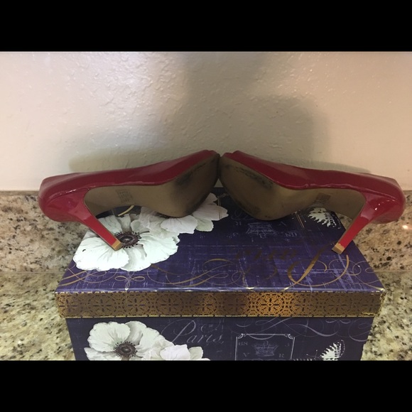 Jessica Simpson Red Open Toe Size 9 Heels. - Picture 4 of 4