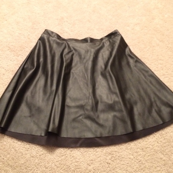 Dresses & Skirts - Black pleather skater skirt