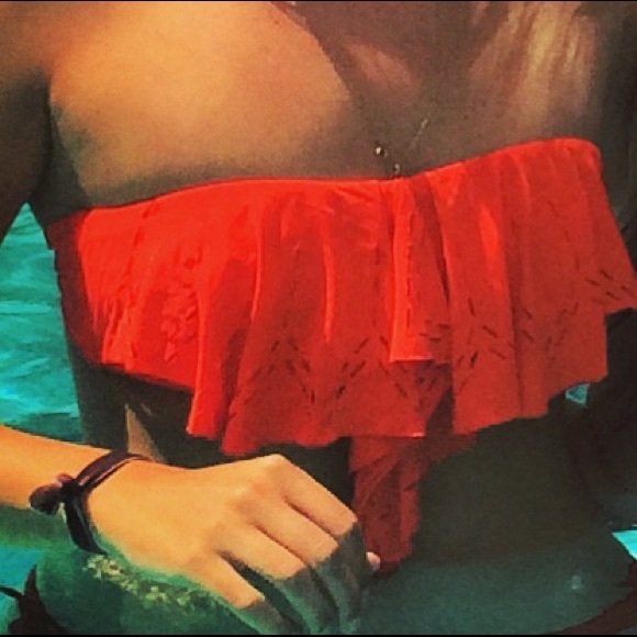 L space laser cut bathing suit - Picture 3 of 3