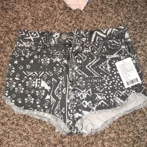 Brand New printed BDG shorts from Urban - size 24