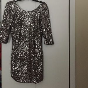 LAUREN CONRAD! Pretty metallic dress!