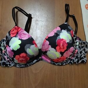 VS Pink lace back push up bra
