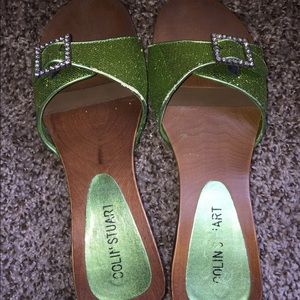 🍀Green shimmer clogs w/rhinestone buckle
