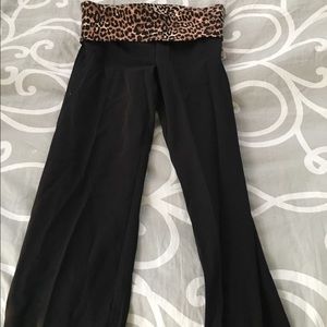 Material girl yoga pants never worn