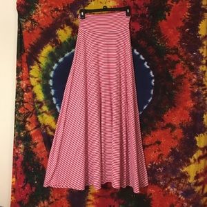 Red and White Long Skirr