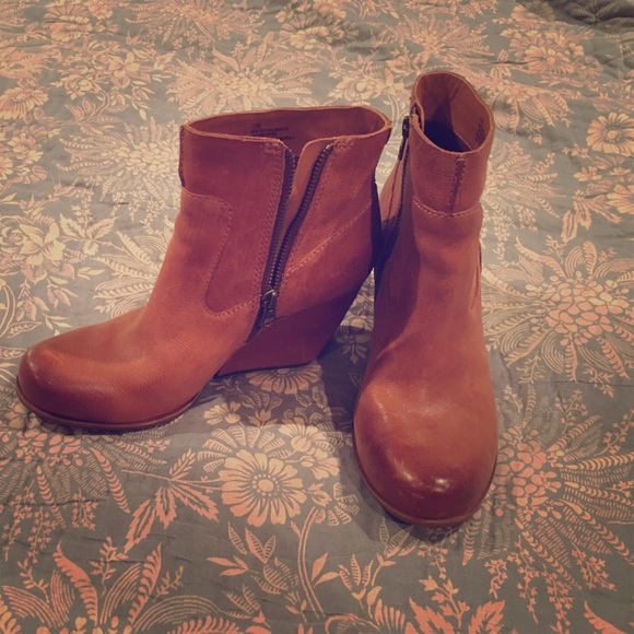 Korkease booties