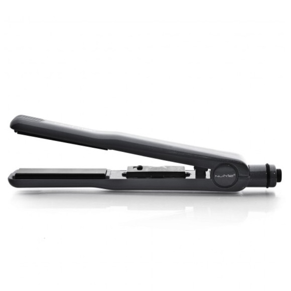 Brand new NuMe Fashionista Flat Iron