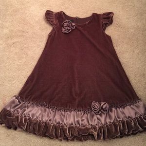 Isobella & Chloe brown velvet dress