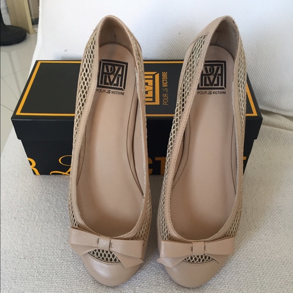 Pour la Victoire leather and mesh flats.