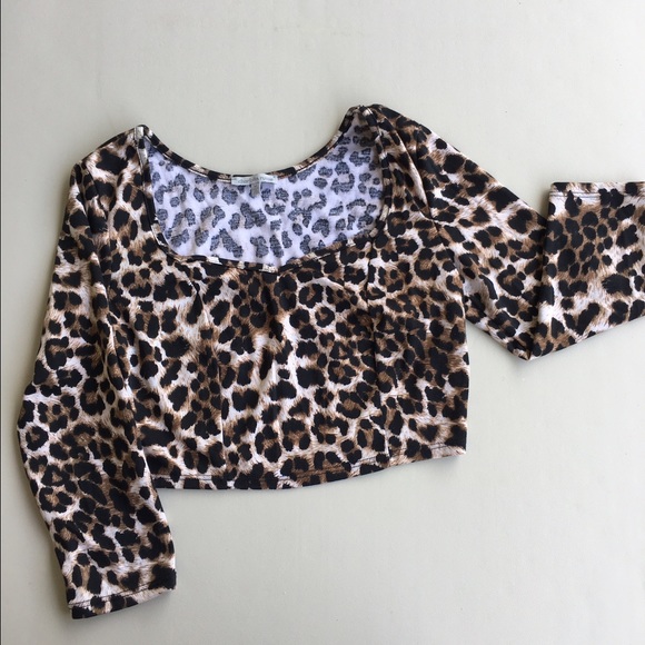 Leopard print crop top✨