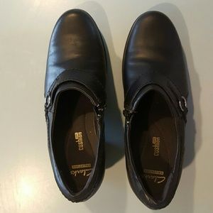 Clarks shoes. Worn about 6 times .