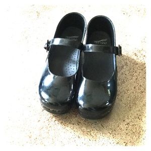 Black patent leather Mary Jane dansko