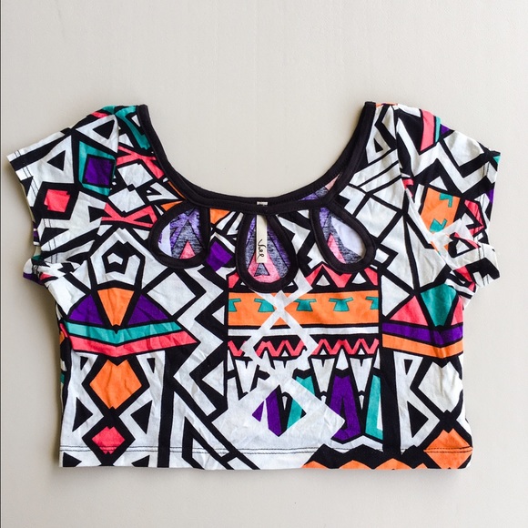 Beautiful bright colored geo print crop top😍😍