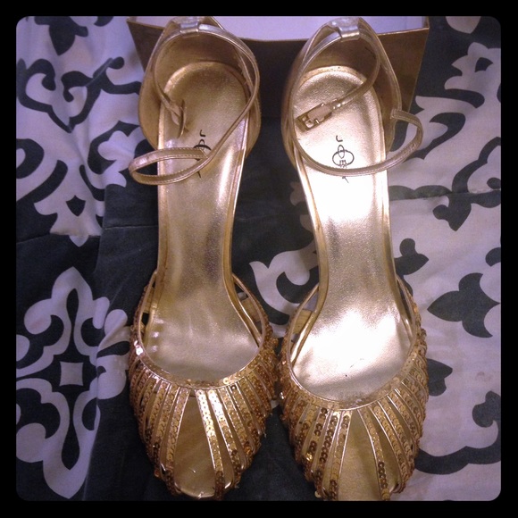 Gold sequin heels!