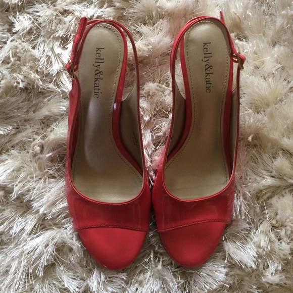 NWOT Kelly & Katie Minnie