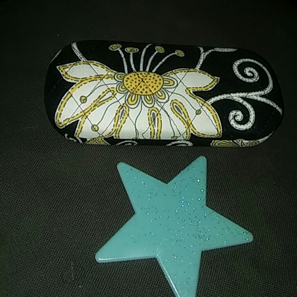 Vera Bradley Accessories - Vera Bradley eyeglass case