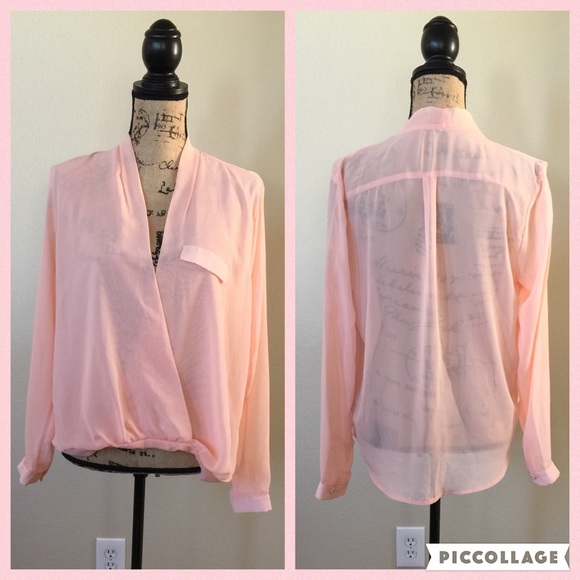 ❌SOLD❌💞Cute Pink/Salmon Colored open Blouse 💞