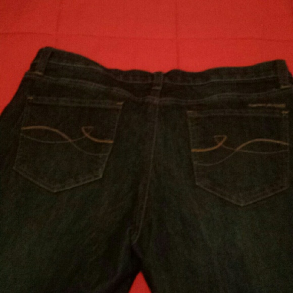 DKNY JEANS knee length shorts