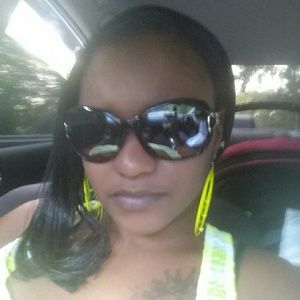 Meet your Posher, Toniesha