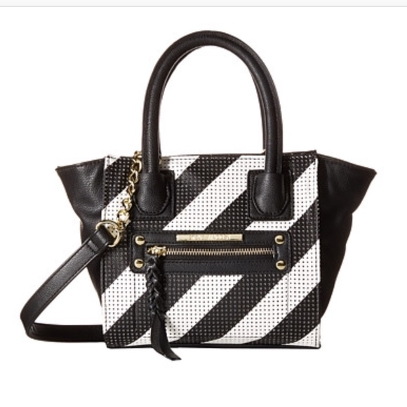 Steve Madden Handbags - Nwt Steve Madden cross body